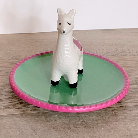 🌺 Llama Cute Pink & Green Ceramic Jewelry Trinket Dish NWOT - Picture 2 of 6